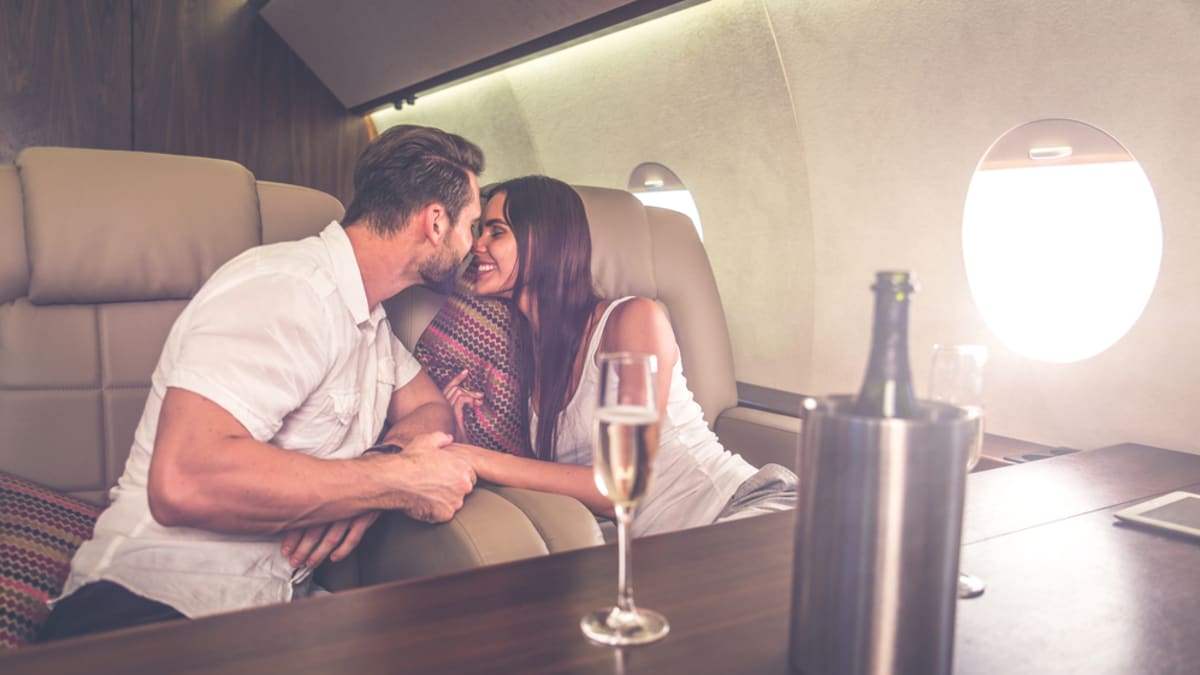 Sex v letadle za poplatek nabízí jedna soukromá letecká společnost. (ilustrační foto)