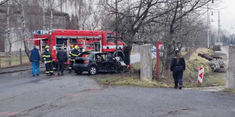 Při tragické nehodě v Litomyšli uhořeli tři lidé.