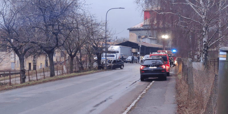 Při tragické nehodě v Litomyšli uhořeli tři lidé.
