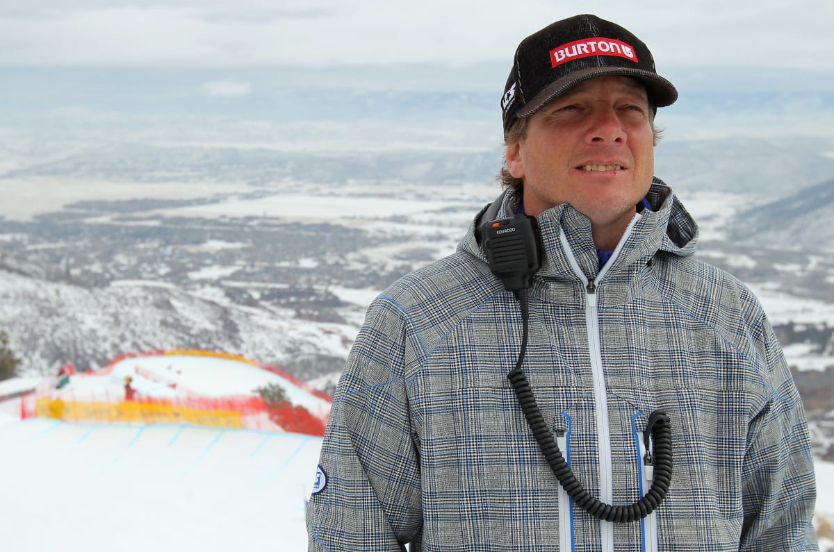 Trenér amerických snowboardistů Peter Foley čelí obvinění ze sexuálního obtežování.