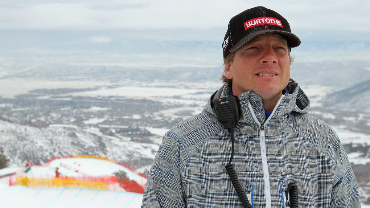 Trenér amerických snowboardistů Peter Foley čelí obvinění ze sexuálního obtežování.
