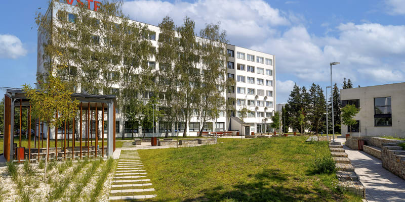 Hlavní budova Vysoké školy technické a ekonomické v Českých Budějovicích. 
