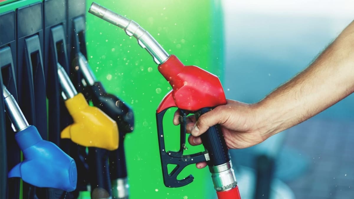 Ceny pohonných hmot v letošním roce zaznamenaly nejvyšší pokles. (Ilustrační snímek)