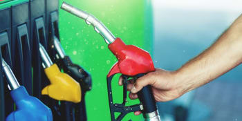 Ceny paliv jsou neúnosné. V Maďarsku a Chorvatsku je zastropovali, další o tom uvažují