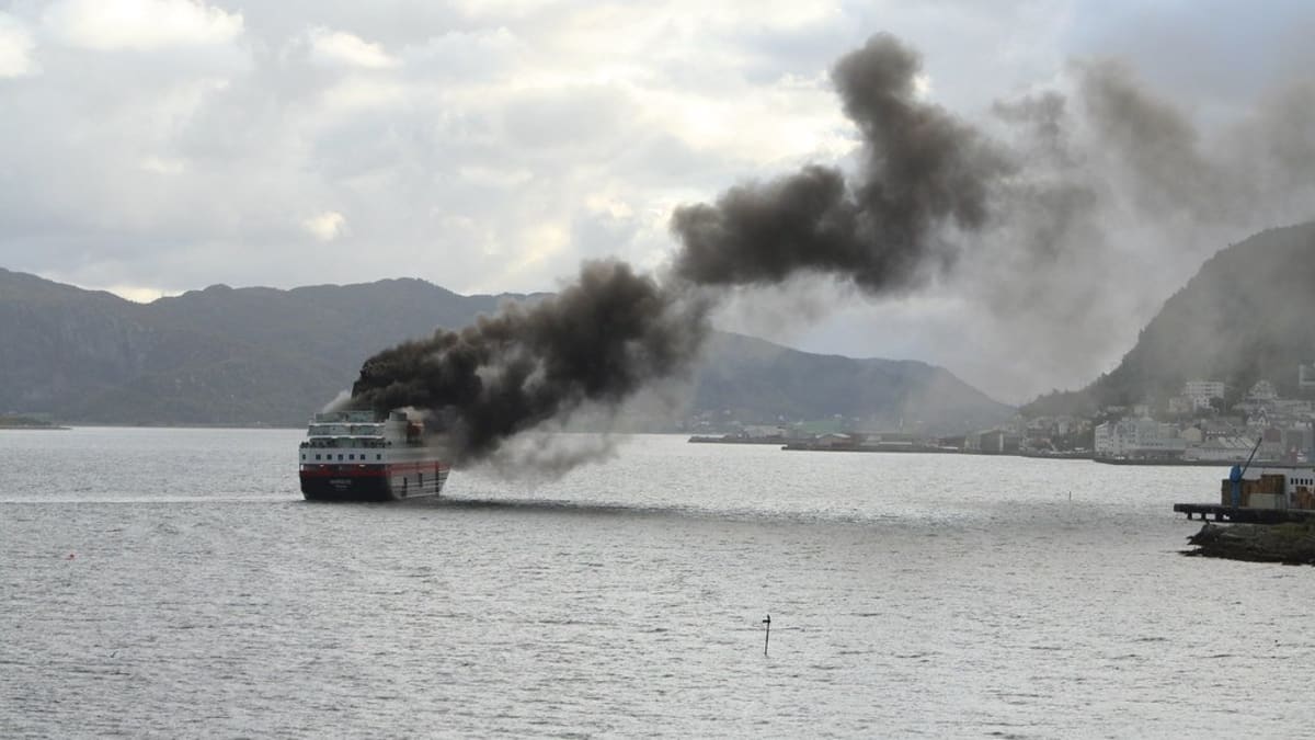 Na trajektu plujícím z Řecka do Itálie vypukl požár.