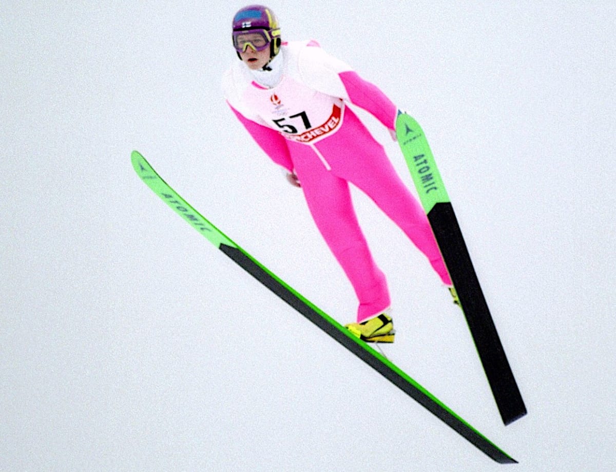 Finský skokan na lyžích Toni Nieminen získal ve svých 16 letech na olympijských hrách 1992 v Albertville dvě zlaté medaile a jednu bronzovou. 