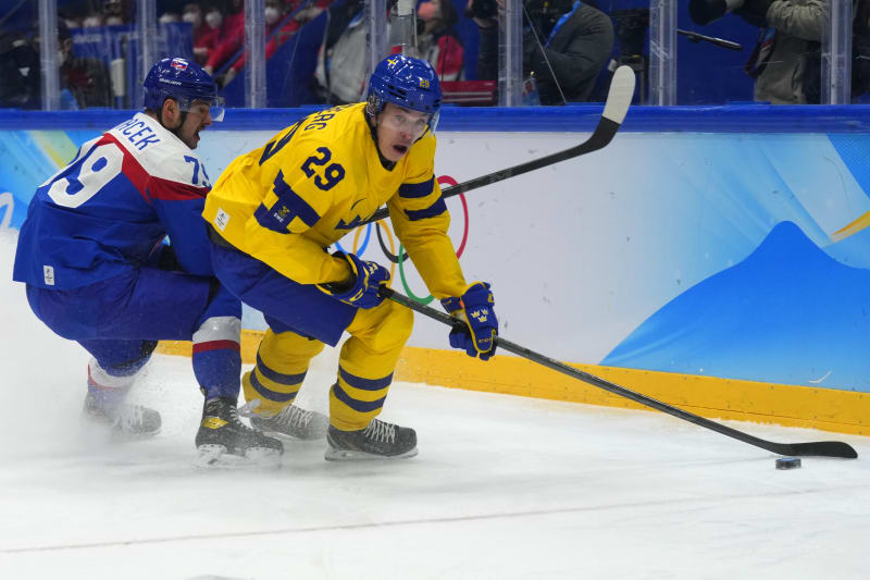 Slovenští hokejisté bojují se Švédy o bronz.