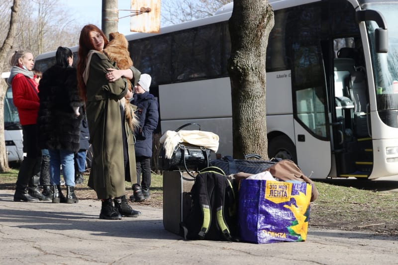 Do Ruska bylo evakuováno zhruba 53 tisíc obyvatel ze separatistického Donbasu.