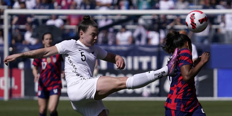 Zápas blbec zažila Novozélandská fotbalistka Meikayla Mooreová.