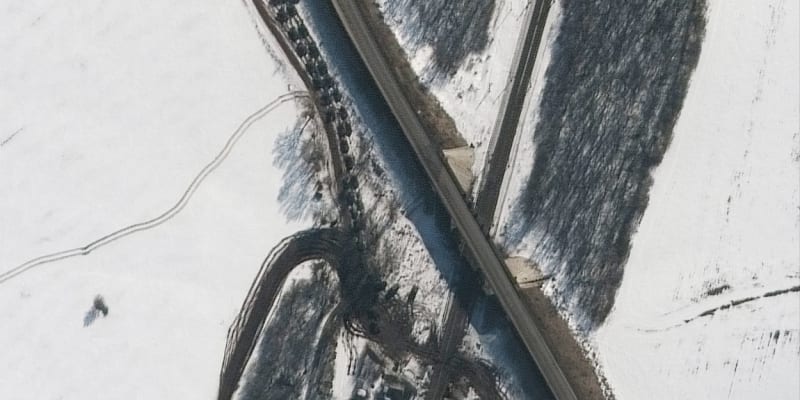 Tento snímek ukazuje obrněný prapor mířící jižně od Soloti v Rusku.