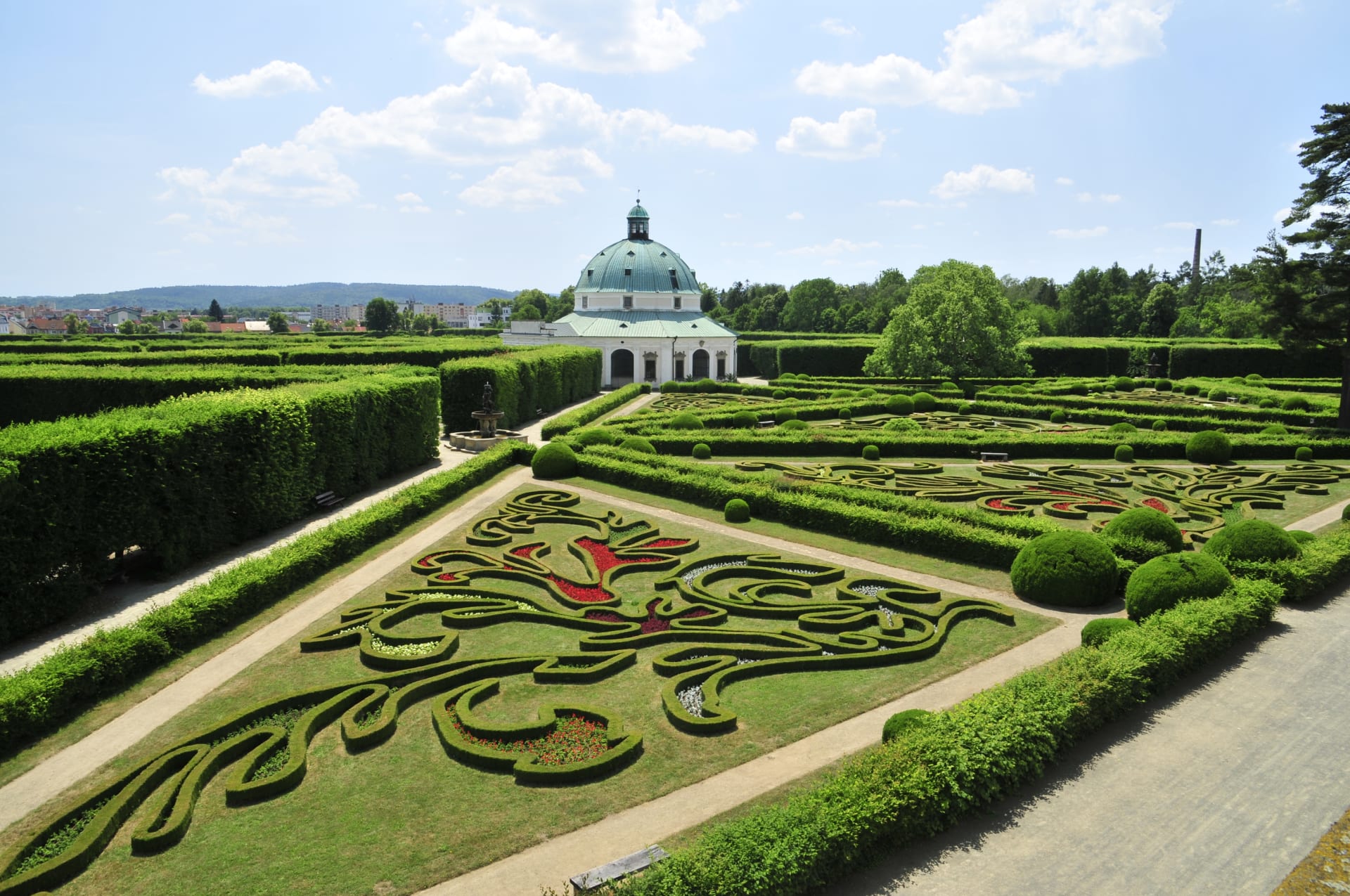 Ústavní soud zamítl stížnost Arcibiskupství olomouckého ve sporu o Květnou zahradu v Kroměříži.