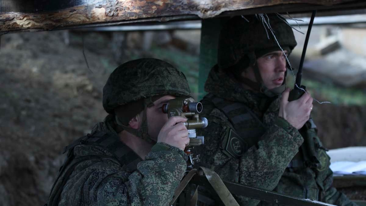Rusko od začátku invaze přišlo o 17 500 vojáků, tvrdí Kyjev.