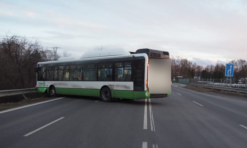Linkový autobus havaroval v Horní Suché.