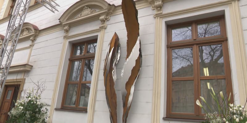 Památník za Jána Kuciaka symbolizuje jizvy.
