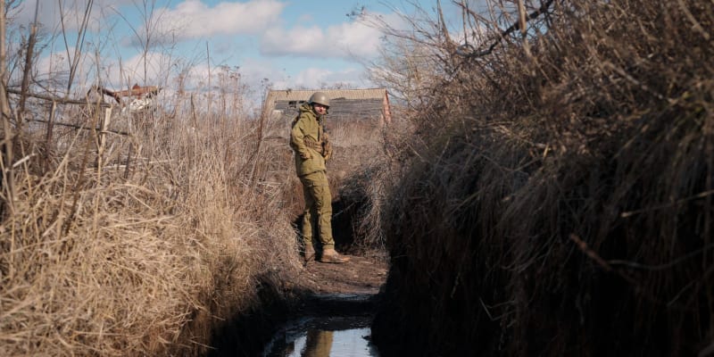 Ukrajinský voják na linii dotyku