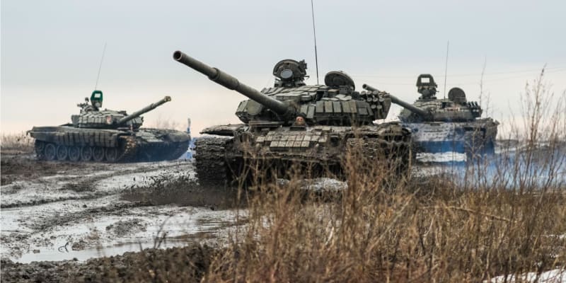 Ruské tanky při hranicích s Ukrajinou.