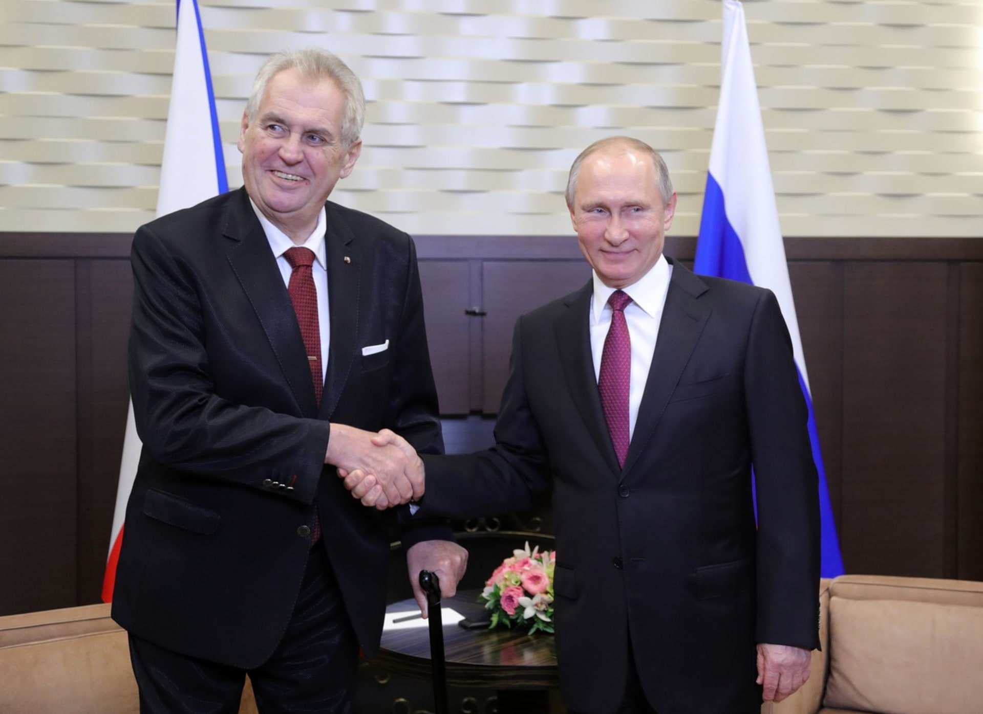 Český prezident Miloš Zeman patřil k velkým zastáncům svého ruského protějšku Vladimira Putina. 