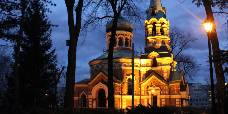 Rusko 90 km od Ostravy. Město Sosnowiec v Polsku bylo v letech 1815 až 1914 součástí jedné z ruských gubernií. Na snímku dochovaný pravoslavný chrám z roku 1890, tedy z ruské éry 