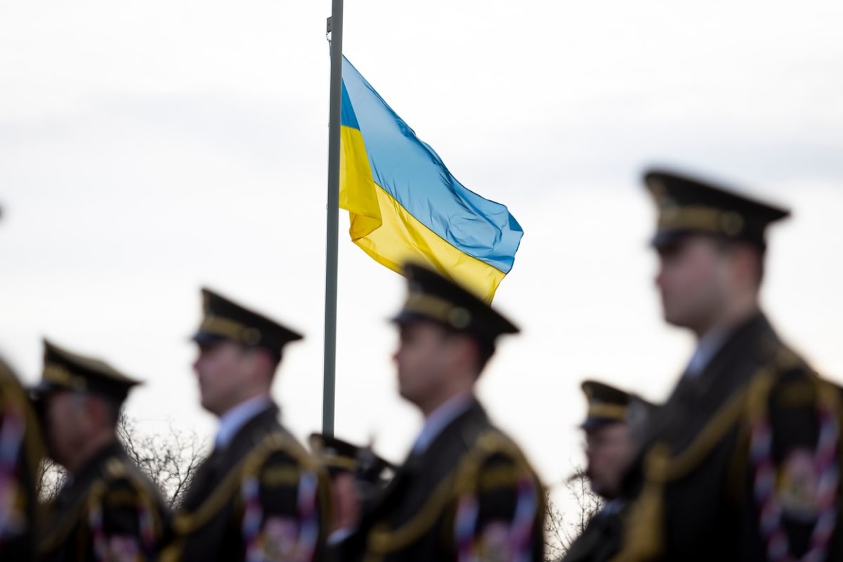 Čeští vojáci při příležitosti návštěvy ukrajinského vrchního velitele ukrajinských ozbrojených sil.