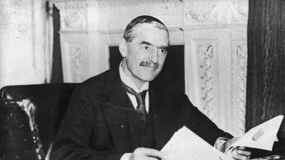 Za Británii podepsal tehdy Mnichovskou dohodu premiér Neville Chamberlain.
