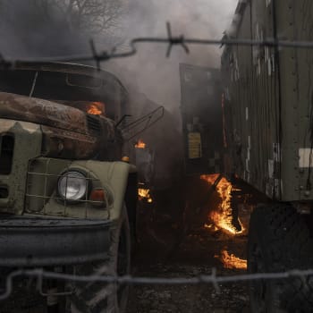 Ruská vojska na Ukrajině zastaví palbu, aby umožnila průchod civilistů humanitárními koridory z měst Mariupol a Volnovacha.