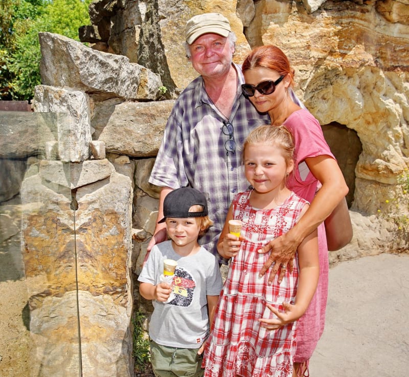 Herec Igor Bareš s rodinou