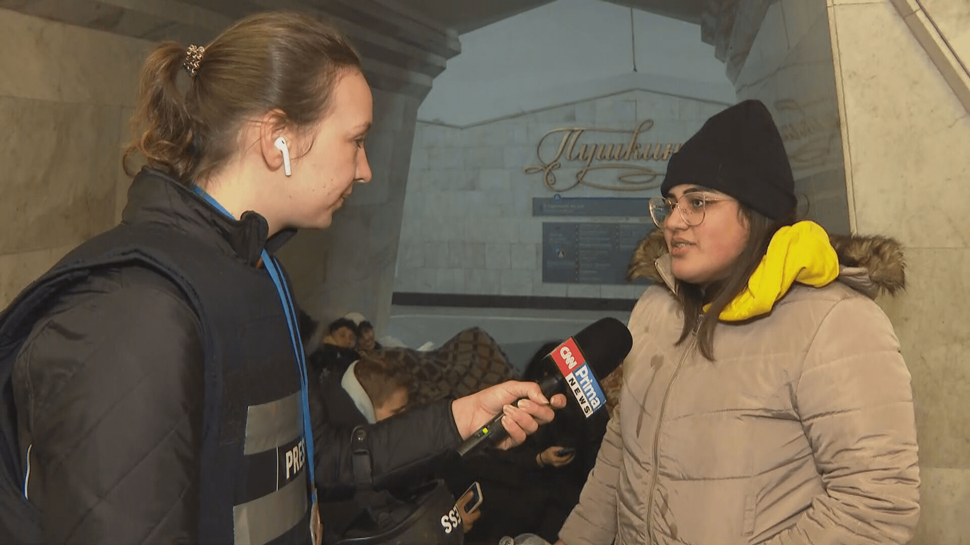 Reportérka CNN Prima NEWS Darja Stomatová přiblížila situaci v metru v Charkově.