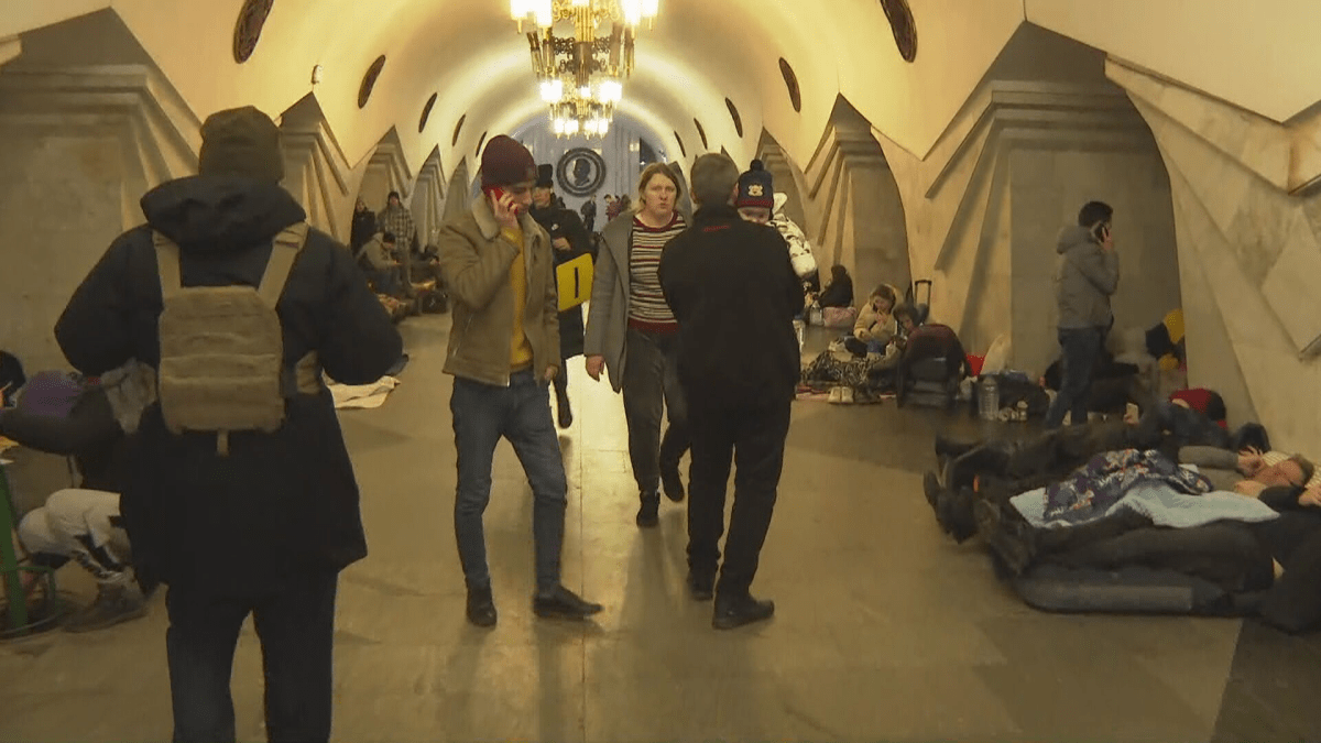 Reportérka CNN Prima NEWS Darja Stomatová přiblížila situaci v metru v Charkově.