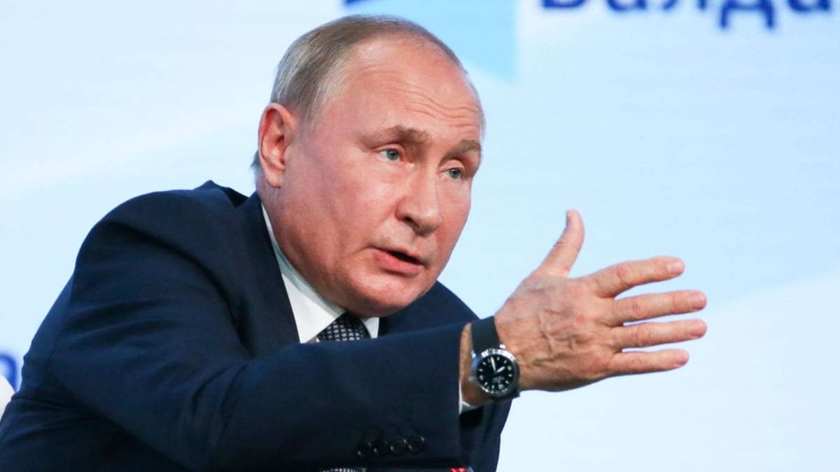 Vladimir Putin řeční na Valdajském fóru.