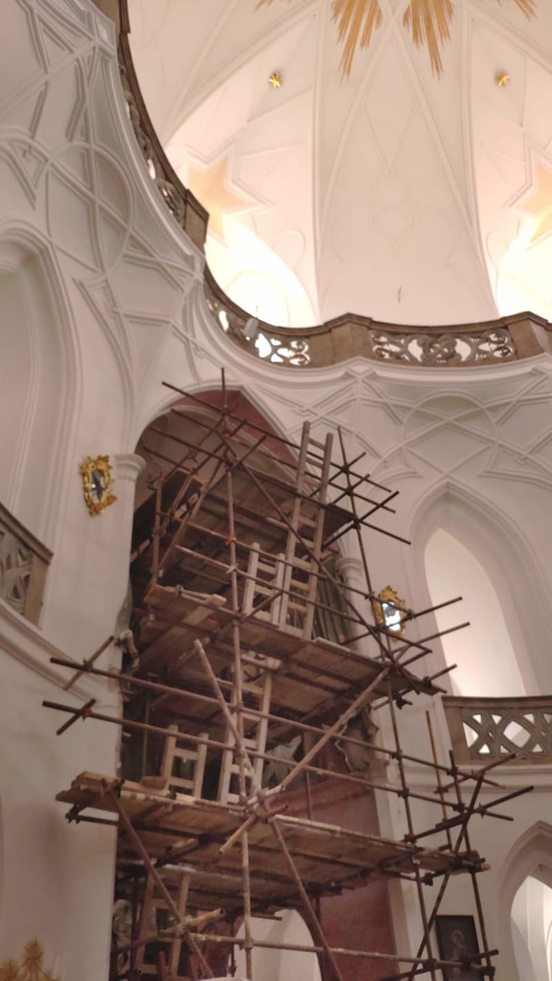 Z opravy kostela, léto 2020