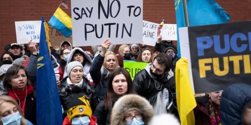 Protesty proti válce na Ukrajině v New Yorku