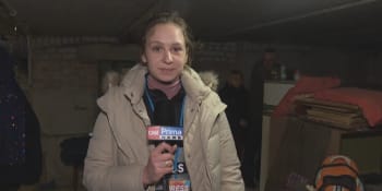 Poslední zahraniční novináři v Charkově. Štáb CNN Prima NEWS informuje i přes výbuchy kolem