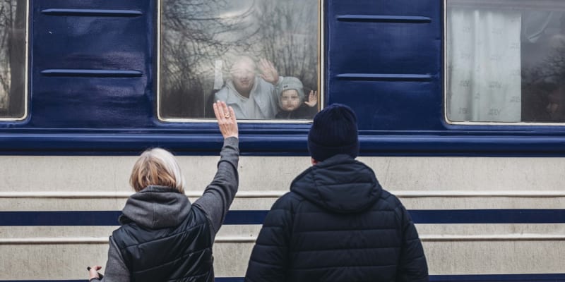 Rodiny prchají z Ukrajiny (24.2.2022)