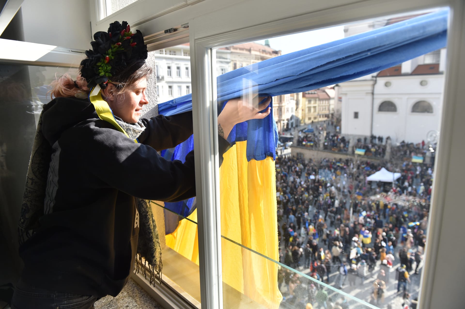V Brně demostrovaly proti ruské agresi na Ukrajině tisíce lidí