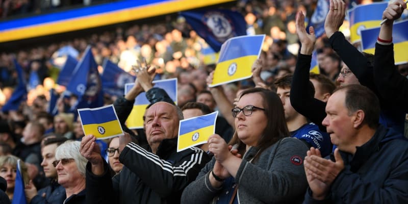 Finále anglického Ligového poháru se neslo v duchu podpory Ukrajiny
