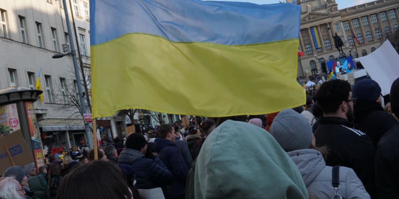 Demonstrace na podporu Ukrajiny na Václavském náměstí v neděli 27. února.