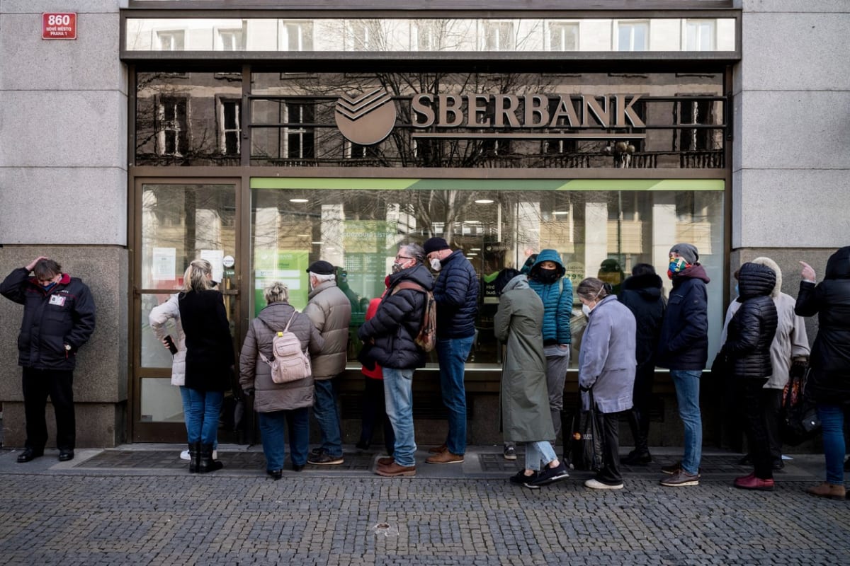 Vítkovice Steel může potkat stejný osud jako Sberbank CZ, varuje ekonom Lukáš Kovanda.