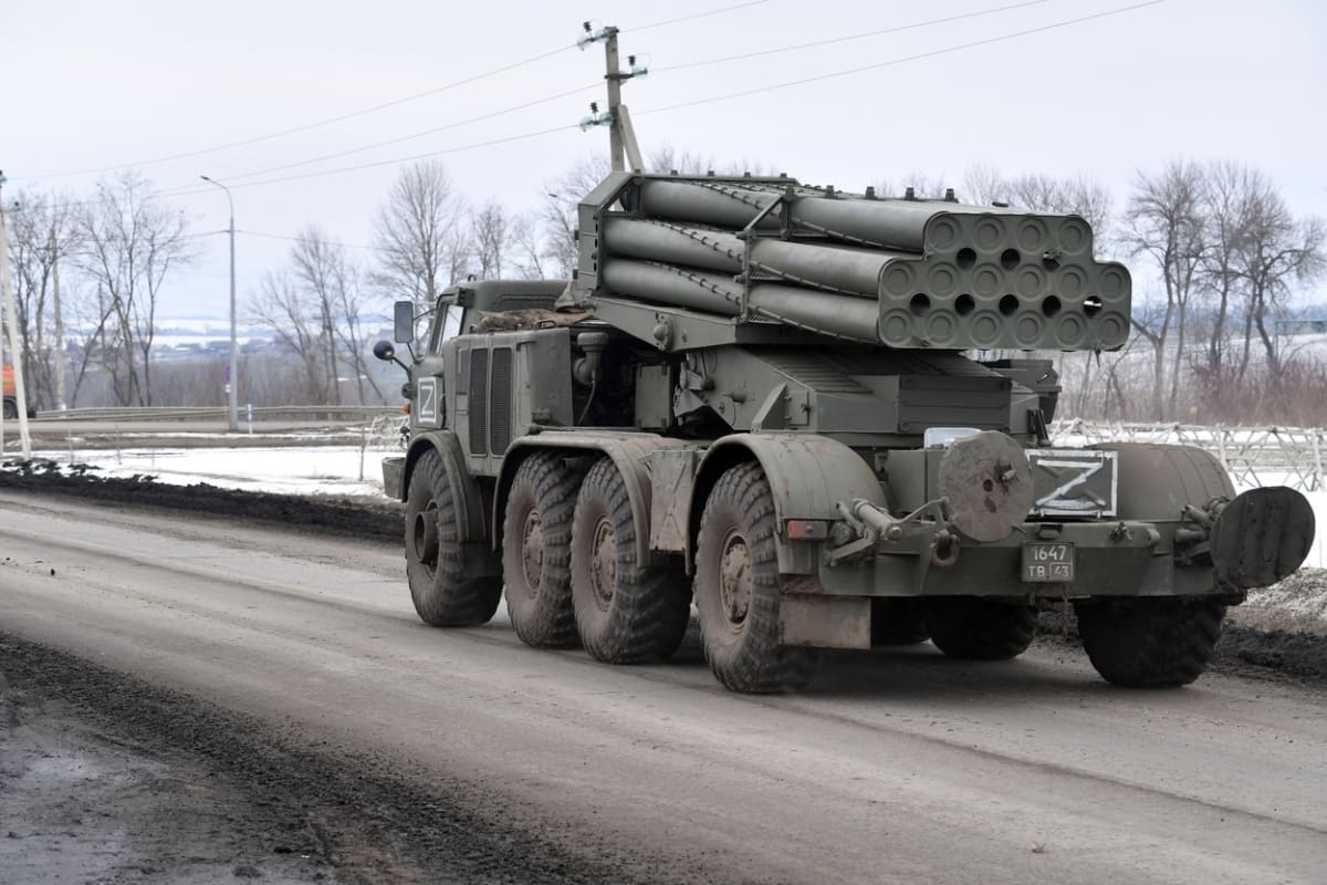 Ruske vojenske vozidlo prevazejici raketovy system.