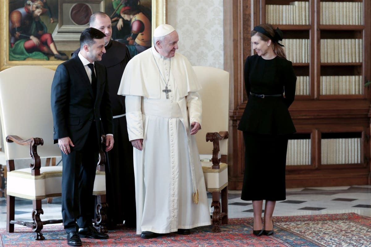 Olena Zelenská s manželem na návštěvě u papeže