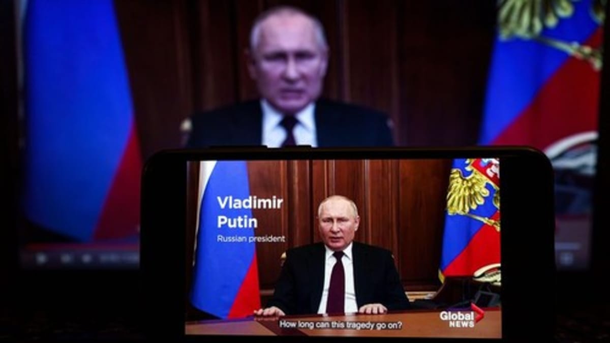 Ruský prezident Vladimir Putin při projevu v ruské televizi, když oznámil invazi na Ukrajinu  