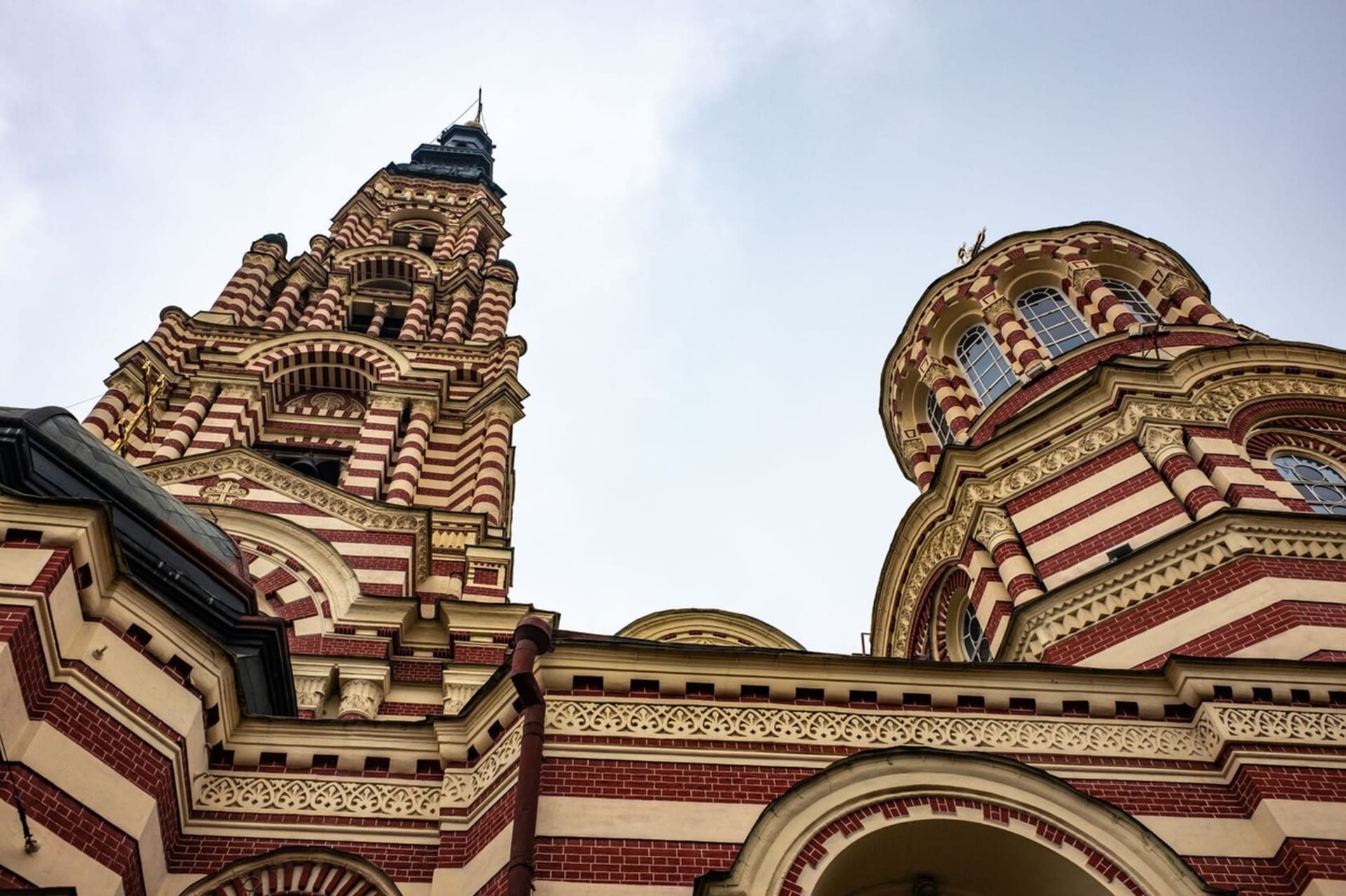 Kyjevskopečerská lávra je pravoslavný klášterní komplex v ukrajinském Kyjevě, založený roku 1051 poustevníky Feodosijem a Antonijem Pečerským. Komplex je zapsán na seznamu Světového dědictví UNESCO. 