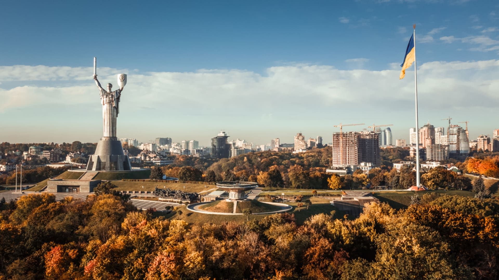 Podzimní Kyjev v ranním slunci