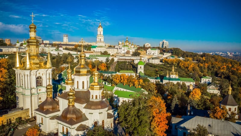 Památky, zelené parky a ikonická televizní věž: Takhle vypadal Kyjev před útoky