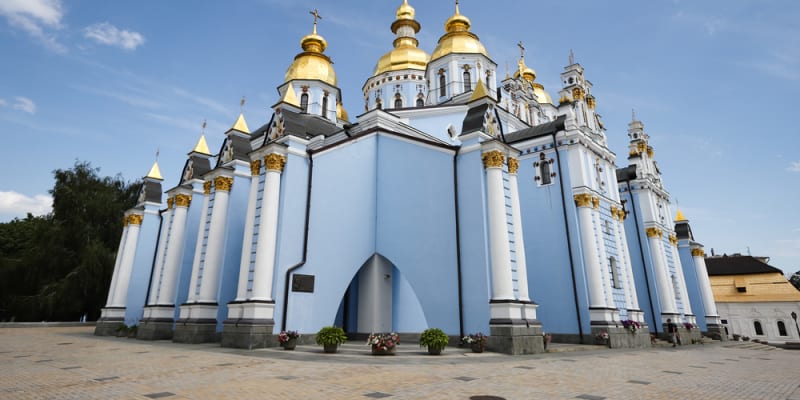 Chrám svatého Michala v Kyjevě je pravoslavný chrám Pravoslavné církve Ukrajiny, který se nachází v hlavním městě Ukrajiny. Původní chrám byl postaven na počátku 12. století, zásadními renovacemi prošel v 17. a 18. století. V roce 1936 byl na příkaz sovětské komunistické moci zničen.