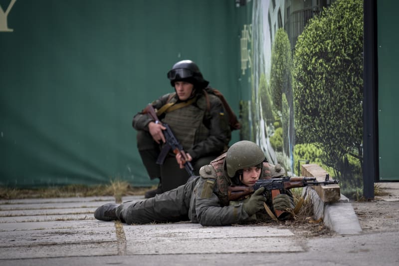 Ukrajinští vojáci během ruské invaze