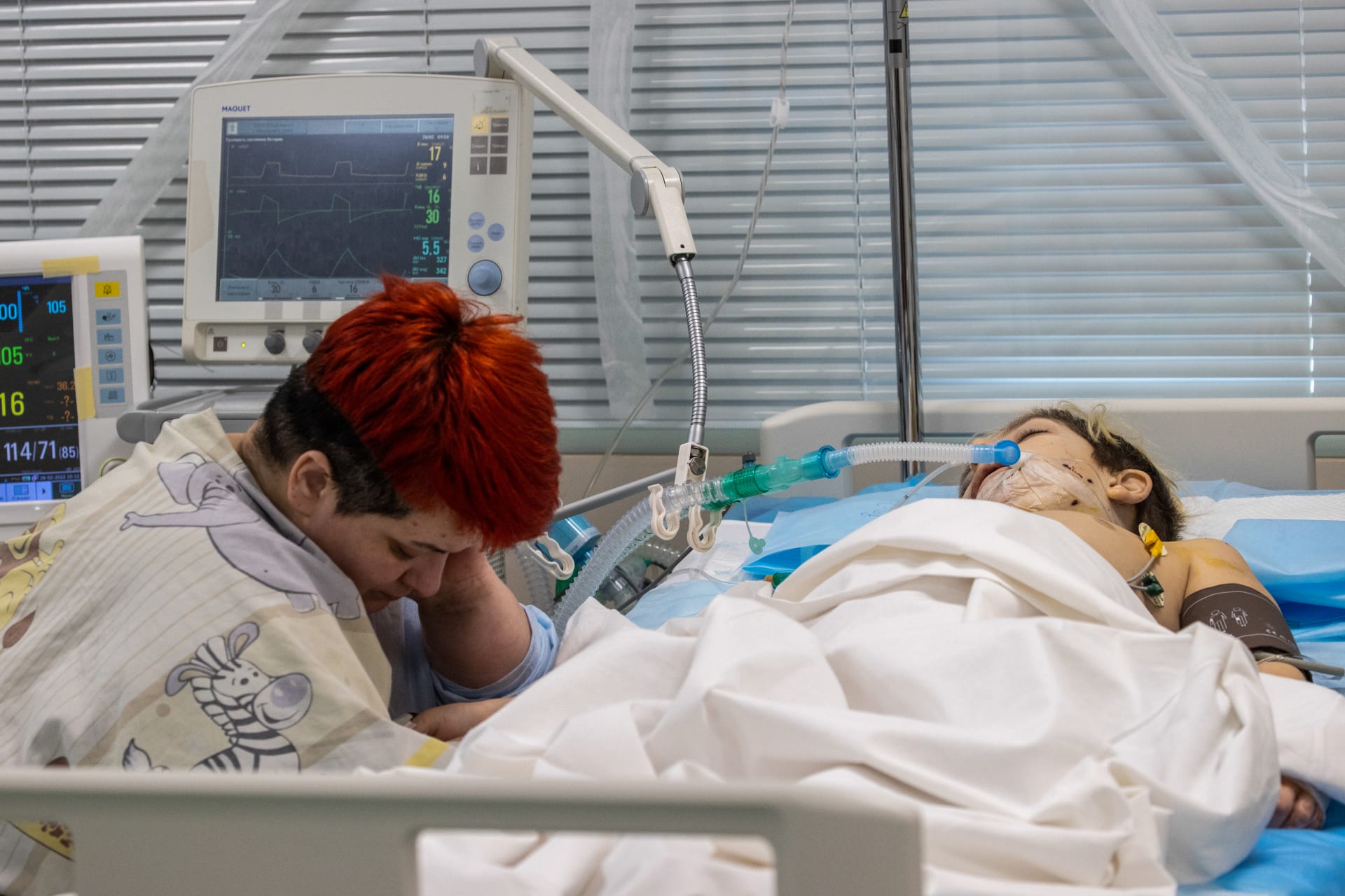 Při útěku z Kyjeva mu vojáci zastřelili rodiče a sestru Polinu. Pětiletý Semjon boj o život v nemocnici prohrál. Jedinou přeživší je druhá sestra Sofie.