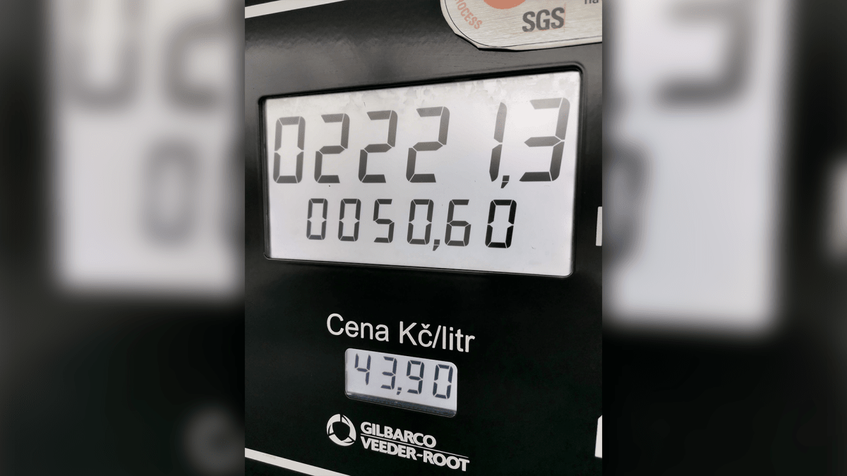Ceny pohonných hmot prudce rostou, v průměru vystoupaly nad 40 korun za litr.