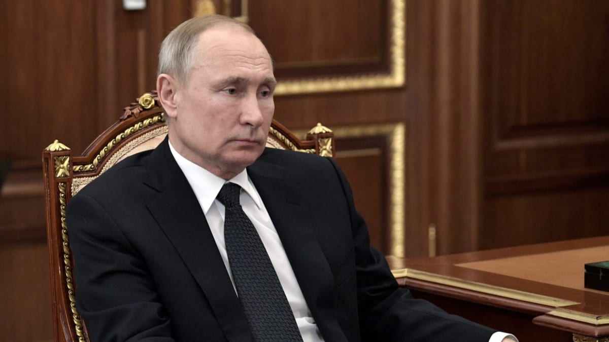 Ruský prezident Vladimir Putin ve čtvrtek podepsal dekret, podle kterého musejí zahraniční kupci od pátku platit za ruský plyn v rublech.