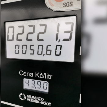 Ceny pohonných hmot prudce rostou, v průměru vystoupaly nad 40 korun za litr.