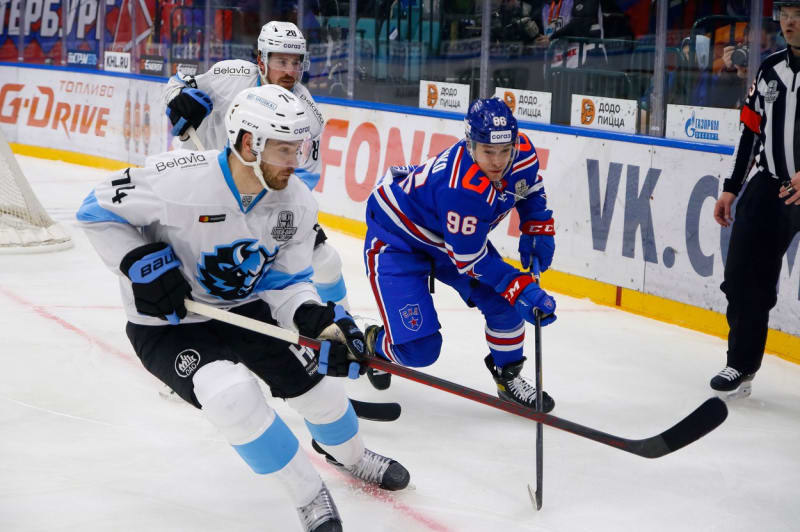 Válka na Ukrajině je v plném proudu, ale hokejová KHL si z toho nic nedělá.